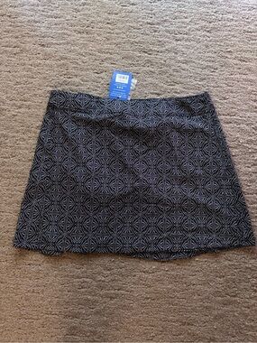 Ripskirt Hawaii Black and White Geometric Mini Skirt